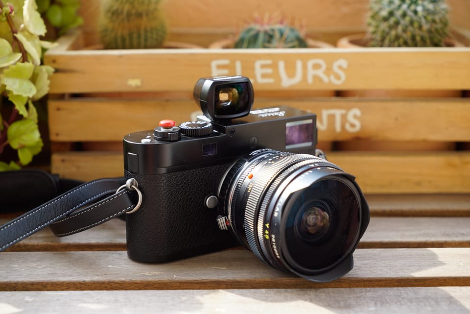 Front three-quarter view of the Leica M-D Typ 262